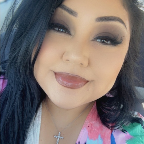 Meet your Posher, Elisa - Picture 3 of 3